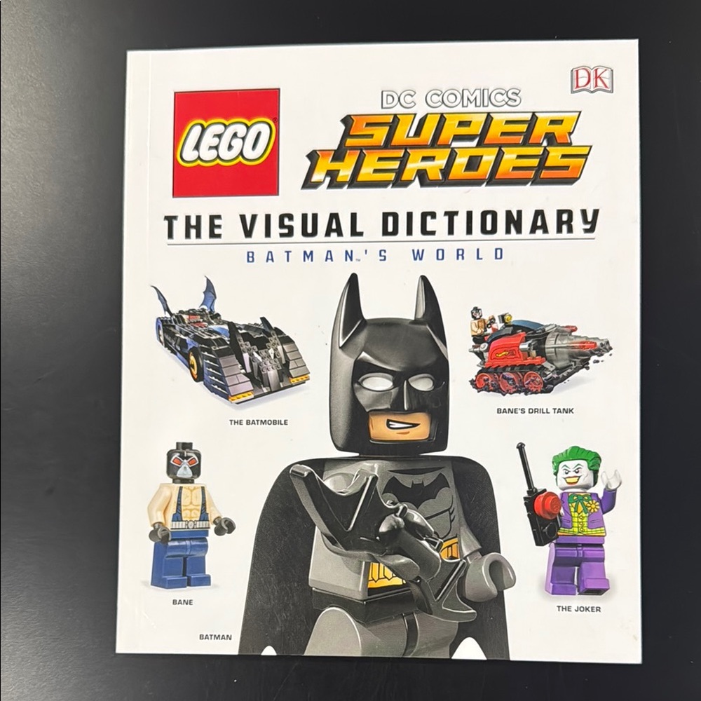 LEGO | DC Comics Superheroes: The Visual Dictionary: Batman’s World - Book